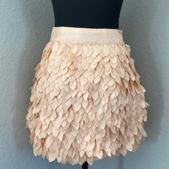 KARDASHIAN Peach Shimmer Petal Fringe Mini Skirt XS - Picture 2 of 12